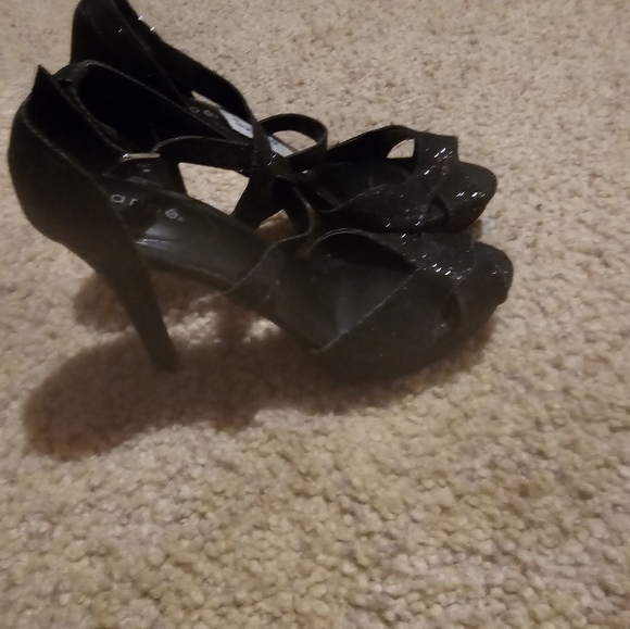 Black sparkly heels - Picture 2 of 3